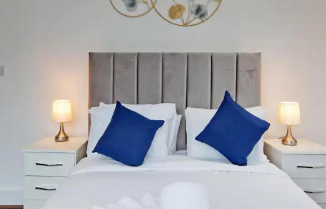 Stylish Furnished Rooms In Barking Centre Exterior photo